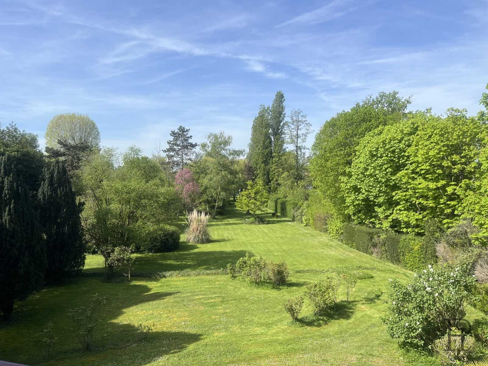 DEUX DEMEURES D'EXCEPTION AU BORD DU LAC D'ENGHIEN-LES-BAINS - PHL TRANSACTIONS - IMMOBILIER - VENTE DE BIEN - ACHATS - BIEN A VENDRE - https://www.phltransactions.com