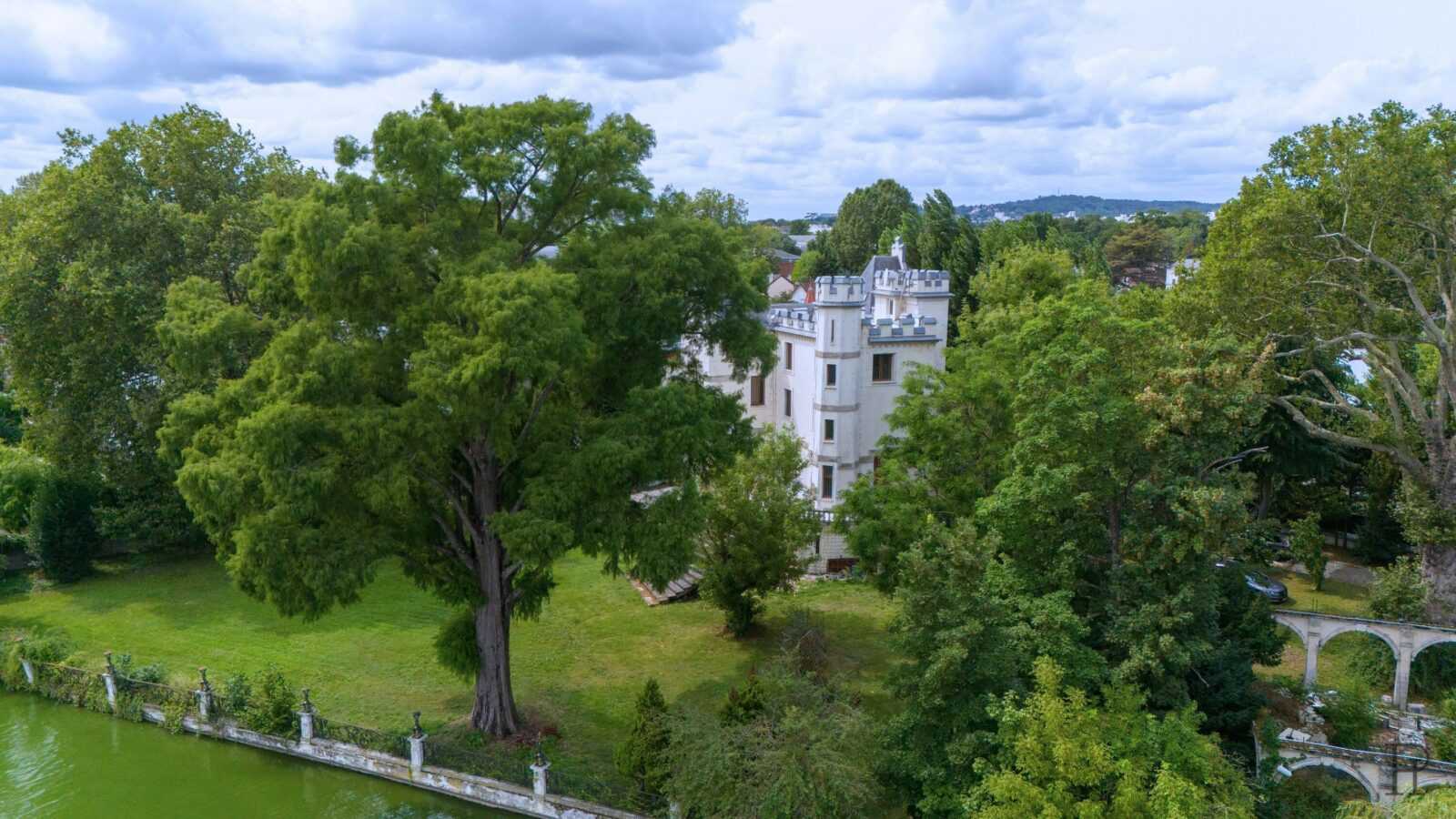 CHÂTEAU ECOSSAIS ENGHIEN-LES-BAINS